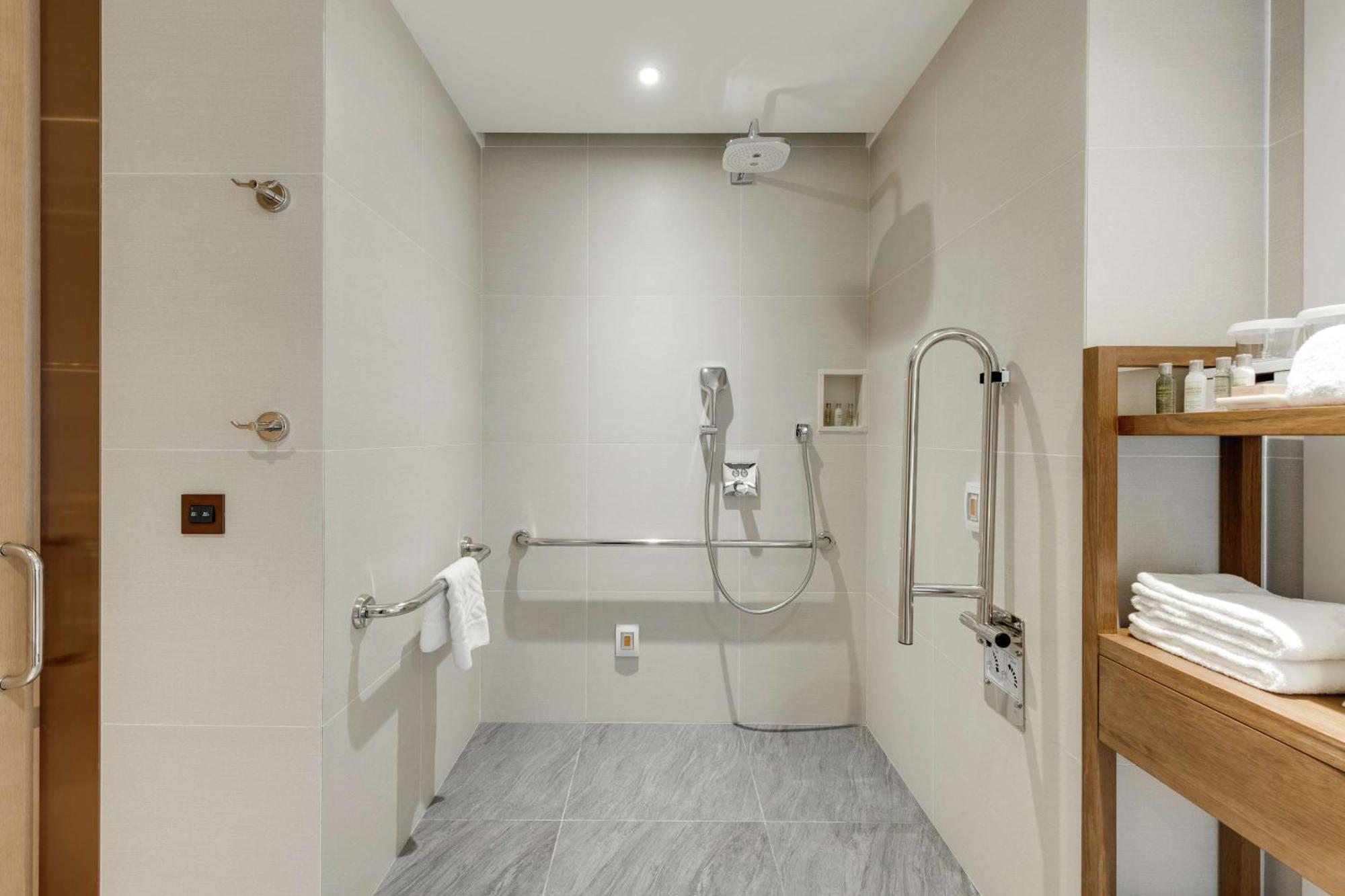 Doubletree By Hilton Taipei Zhongshan Exterior foto